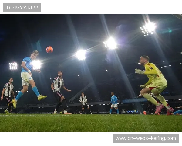 罗马主场2-0战胜卡利亚里，马伦梅开二度助球队追平尤文